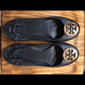 Tory Burch Black Leather Reva w/ Gold Logo